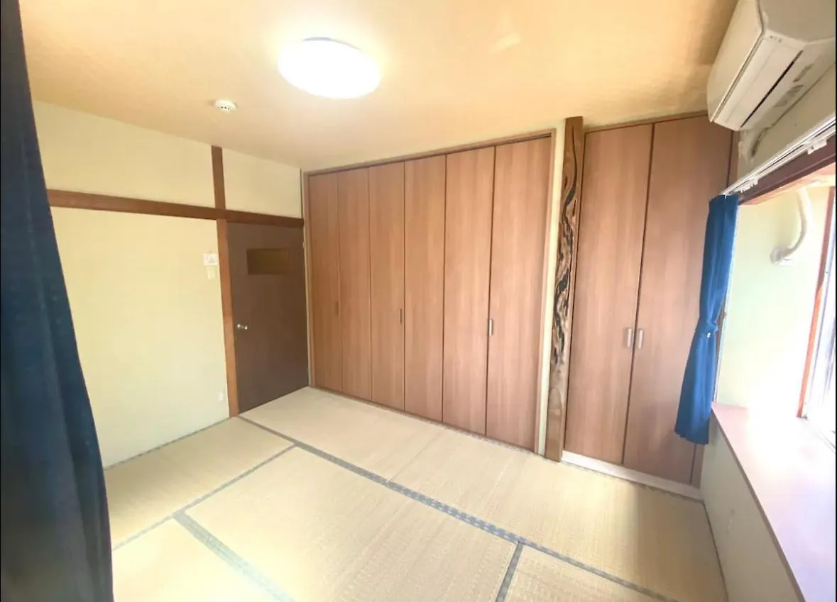 Memories Trip 鶴橋 一軒家丸々貸切 最大12名宿泊可能 Ōsaka 0*,  Japan