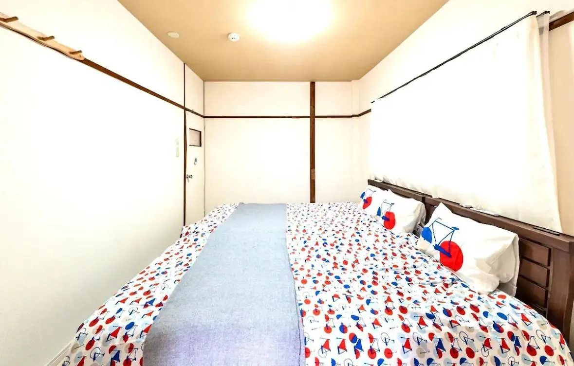 Apartment Memories Trip 鶴橋 一軒家丸々貸切 最大12名宿泊可能 Ōsaka Japan